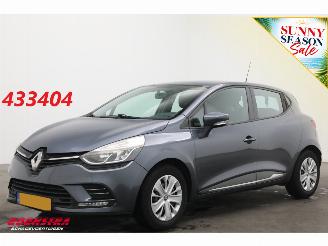 skadebil auto Renault Clio 0.9 TCe Zen Cruise Navi Airco Bluetooth Dab 2016/10
