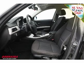 BMW 3-serie Touring 318i Aut. Business Line Navi Clima Cruise PDC AHK picture 8