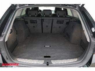 BMW 3-serie Touring 318i Edition Sport line Shadow LED Navi Clima SHZ Leder PDC AHK picture 19