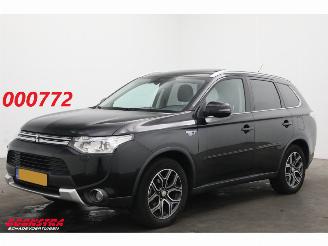 Auto incidentate Mitsubishi Outlander 2.0 PHEV Instyle X-Line Pano Cruise Navi Clima Camera PDC AHK 2015/5