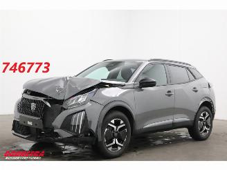 Schadeauto Peugeot 2008 1.2 PureTech 100 Allure Apple/Android Navi Clima Cruise PDC 10.143 km! 2025/10