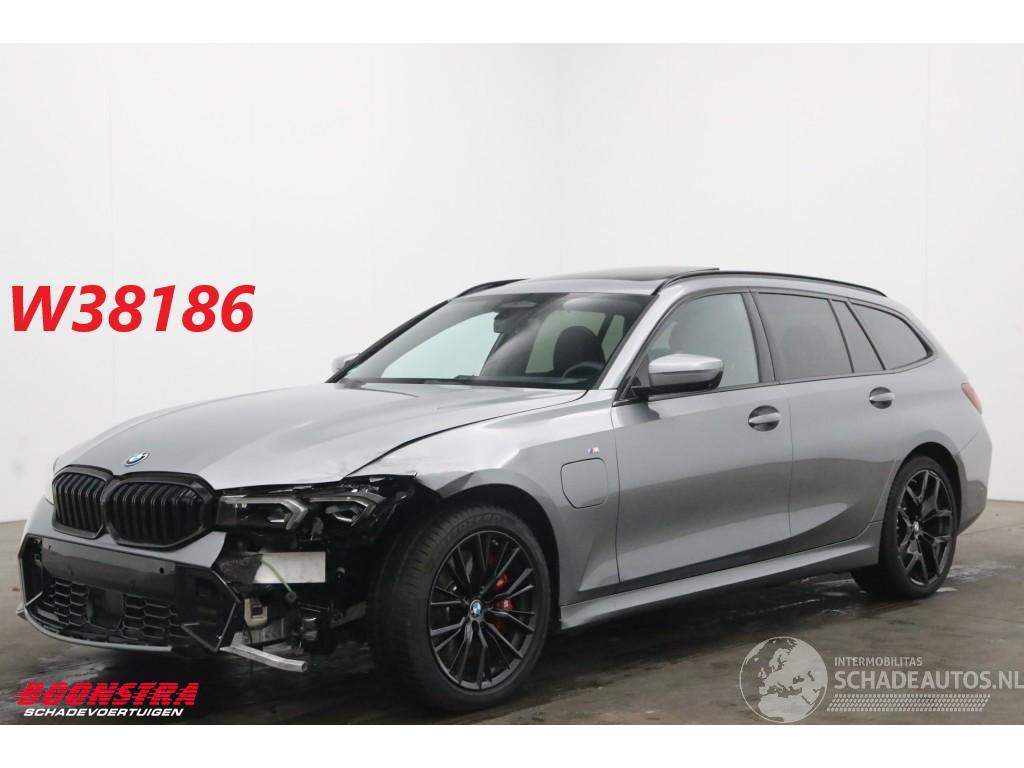 BMW 3-serie Touring 330e xDrive M-Sport HUD H/K Pano ACC SHZ LrHZ Apple/Android Camera PDC AHK