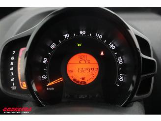 Toyota Aygo 1.0 VVT-i x-play Teilediebstahl Navi Airco Apple/Android Camera picture 16