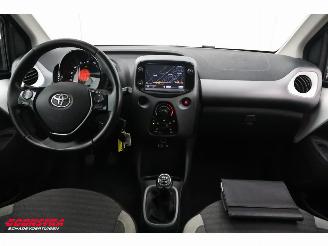 Toyota Aygo 1.0 VVT-i x-play Teilediebstahl Navi Airco Apple/Android Camera picture 10