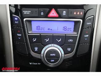 Hyundai I-30 1.6 GDI Go! Cruise Navi Clima Bluetooth Camera PDC picture 28
