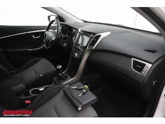Hyundai I-30 1.6 GDI Go! Cruise Navi Clima Bluetooth Camera PDC picture 17