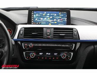 BMW 3-serie 318i Aut. M-Sport PDC Clima Navi LED LMV HIFI picture 14