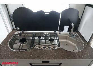 Burstner  Averso 535 TL B66 Single Beds LMV Middenkeuken picture 18