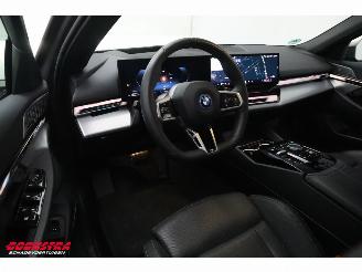 BMW 5-serie xDrive Touring M-Sport B&W HUD Pano Memory LrHZ 360° AHK picture 17