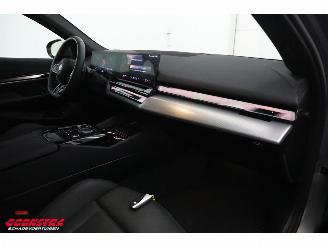 BMW 5-serie xDrive Touring M-Sport B&W HUD Pano Memory LrHZ 360° AHK picture 12