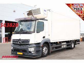 Schade vrachtwagen Mercedes Actros 1827 Carrier Syberia MT 3-Compartimenten 2022/9