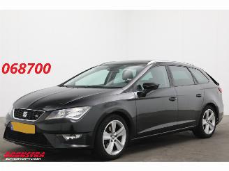 skadebil auto Seat Leon ST 1.4 EcoTSI FR Connect Pano Cruise Navi Clima Apple/Android PDC AHK 2015/12
