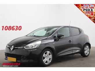 krockskadad bil auto Renault Clio 1.2 Collection Navi Airco Cruise LED 2016/1