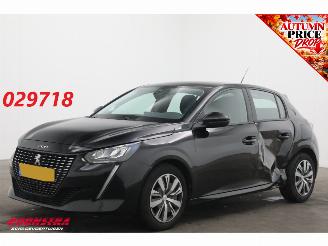 Voiture accidenté Peugeot 208 1.2 PureTech Business Cruise Navi Apple/Android PDC Clima 2021/1