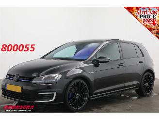 Schadeauto Volkswagen Golf 1.4 TSI DSG GTE Pano Cruise Leder SHZ PDC Clima 2015/1