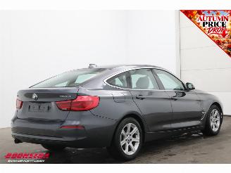 BMW 3-serie 318d SportLine Leder HUD Navi Clima Cruise Camera SHZ 49.849 km! picture 3