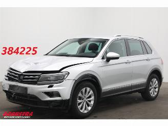 Schadeauto Volkswagen Tiguan 1.5 TSI DSG ACT Highline ACC Navi SHZ Apple/Android Camera PDC 2019/6