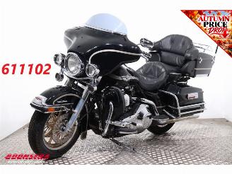 Vaurioauto  motor cycles Harley-Davidson  FLHTCUI Ultra Classic 5HD Orig NL! Anniversary Cruise Radio 39.457 km! 2003/4