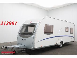Vaurioauto  caravans Burstner  Trecento 525 TL Middenkeuken Lengtebed 2006/2