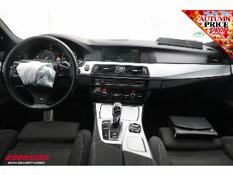 BMW 5-serie Touring 520i Aut. M Sport Cruise Navi Virtual PDC Bluetooth Clima picture 23