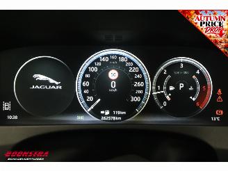 Jaguar F-Pace 2.0 Portfolio AWD Pano Meridian HUD Camera AHK Memory Clima picture 15