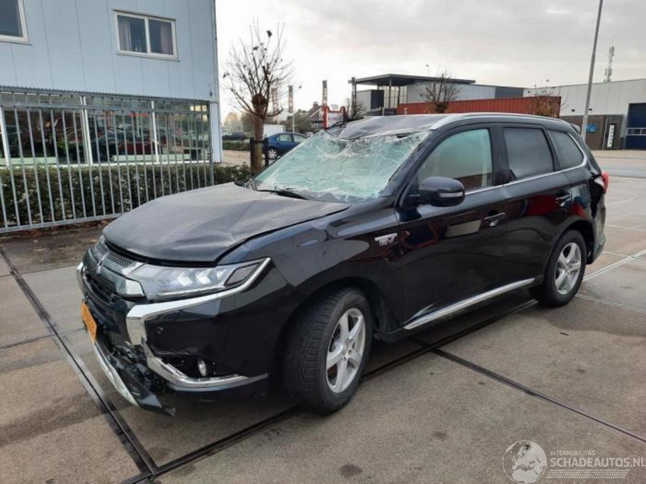 Mitsubishi Outlander Outlander (GF/GG), SUV, 2012 / 2022 2.4 16V PHEV 4x4