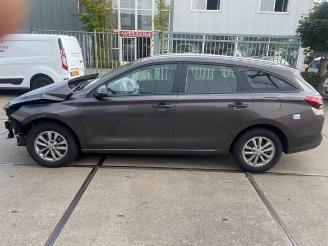 Hyundai I-30 i30 Wagon (PDEF5), Combi, 2017 1.0 T-GDI 12V picture 3