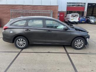 Hyundai I-30 i30 Wagon (PDEF5), Combi, 2017 1.0 T-GDI 12V picture 2