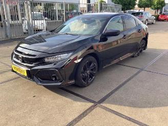 Salvage car Honda Civic Civic (FK6/7/8/9), Hatchback, 2017 1.0i VTEC Turbo 12V 2018/5