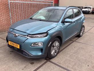 Salvage car Hyundai Kona Kona (OS), SUV, 2017 / 2023 64 kWh 2020/9