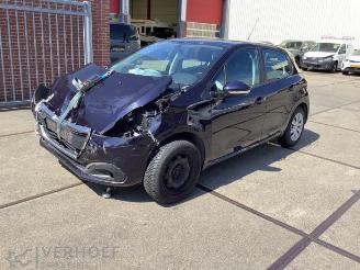Coche siniestrado Peugeot 208 208 I (CA/CC/CK/CL), Hatchback, 2012 / 2019 1.2 Vti 12V PureTech 82 2016/6