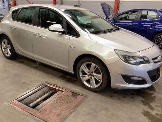 Opel Astra Astra J (PC6/PD6/PE6/PF6), Hatchback 5-drs, 2009 / 2015 1.4 Turbo 16V picture 2