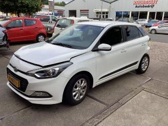 Uttjänta bilar auto Hyundai I-20 i20 (GBB), Hatchback, 2014 / 2020 1.0 T-GDI 100 12V 2016/9
