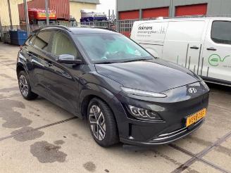Salvage car Hyundai Kona Kona (OS), SUV, 2017 / 2023 64 kWh 2022/2