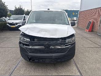 uszkodzony samochody ciężarowe Volkswagen Transporter  2024/1
