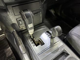 Mitsubishi Pajero 3.2 DI-D VAN Automatic 4WD picture 5