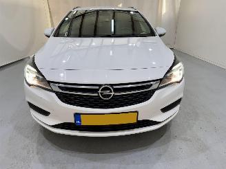 Opel Astra Sports Tourer 1.0 Online Edition picture 2