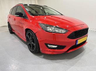 Coche accidentado Ford Focus Wagon 1.5 ST Red Edition 2016/3