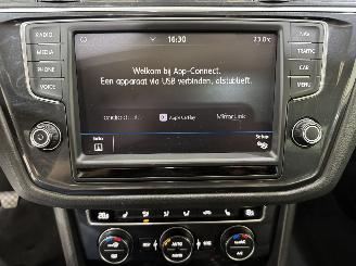 Volkswagen Tiguan 1.4 TSI Comf.Business Pano picture 40