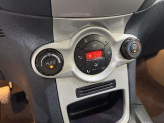 Ford Fiesta 5-Drs 1.25 Trend Clima picture 18