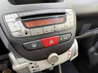 Peugeot 107 5-Drs 1.0-12V XR Airco picture 9