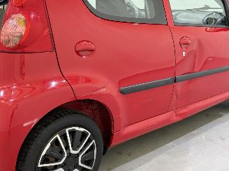Peugeot 107 5-Drs 1.0-12V XR Airco picture 11
