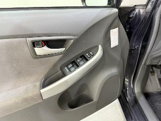 Toyota Prius HB 1.8 Dual VVT-i Hybrid Dynamic picture 42