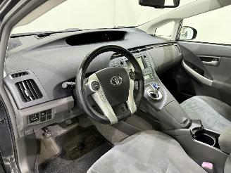 Toyota Prius HB 1.8 Dual VVT-i Hybrid Dynamic picture 31