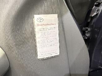 Toyota Prius HB 1.8 Dual VVT-i Hybrid Dynamic picture 43