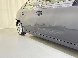 Toyota Prius HB 1.8 Dual VVT-i Hybrid Dynamic picture 13