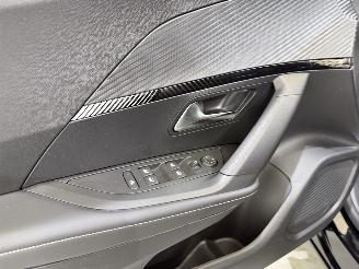 Peugeot 2008 1.2 PureTech 100 Allure picture 25