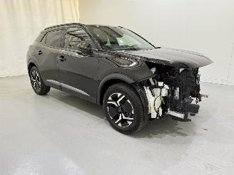 Vaurioauto  passenger cars Peugeot 2008 1.2 PureTech 100 Allure 2023/9