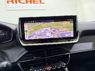 Peugeot 2008 1.2 PureTech 100 Allure picture 33