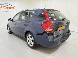 Kia Cee d SW 1.4 CVVT Navigator Plus picture 4